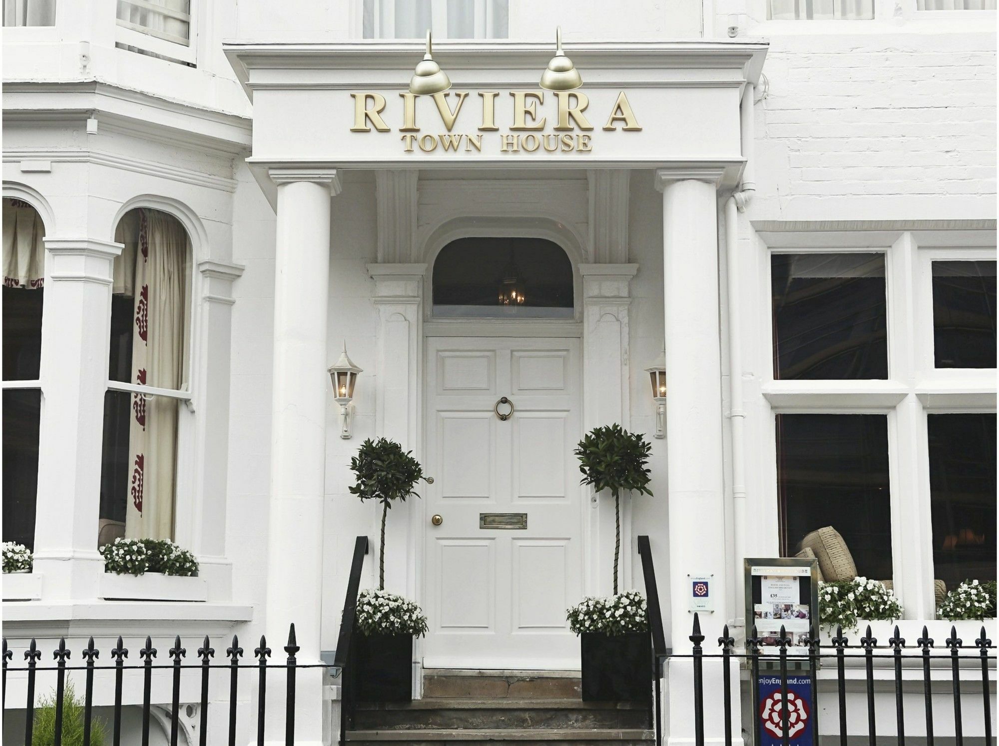 Riviera Town House Hotel Scarborough Exterior photo